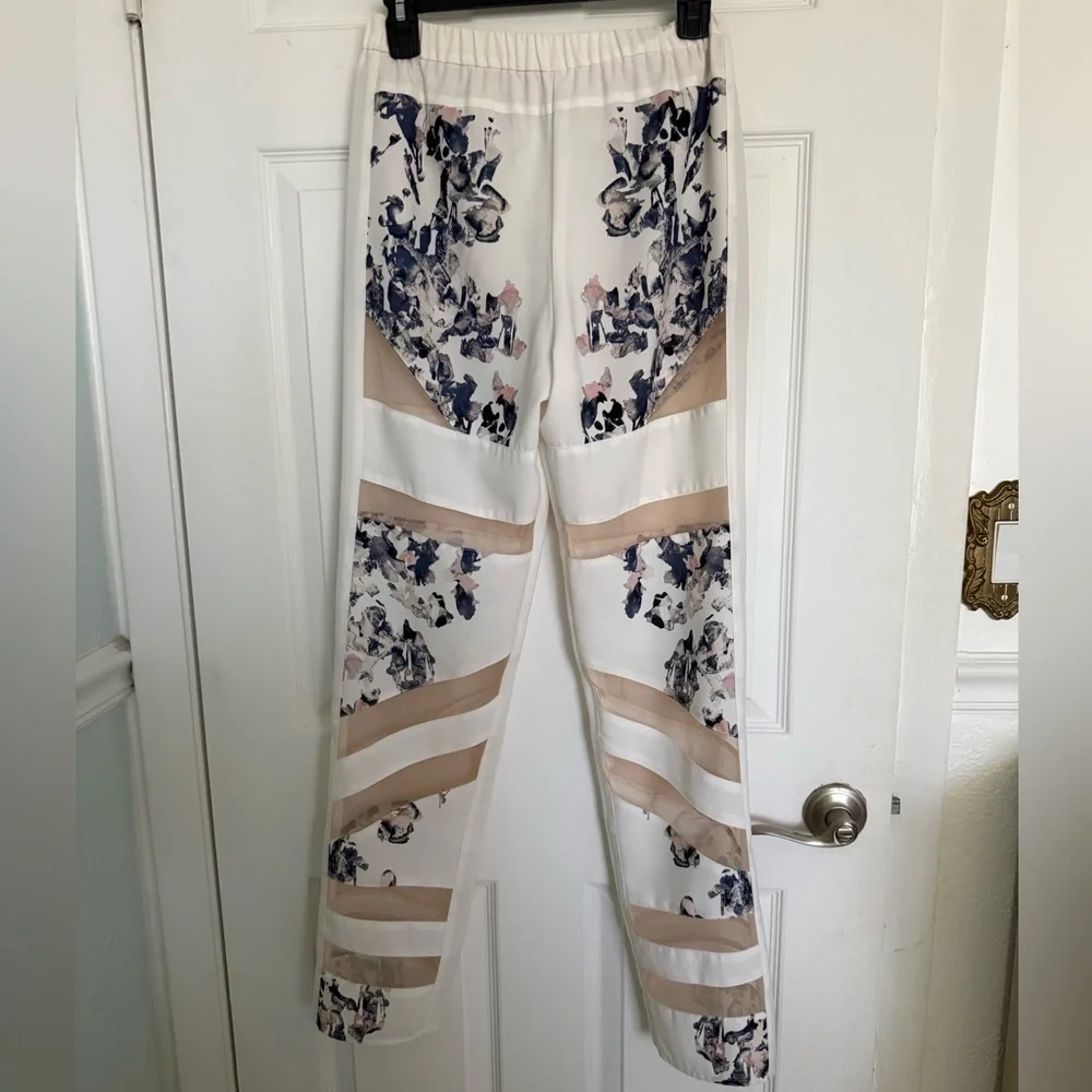 BCBGMAXAZRIA RUNWAY THE
GABRIEL PANTS
Size XXSmall - Picture 5 of 15